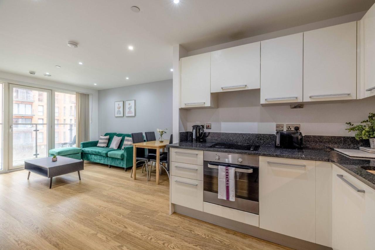 2 Bed At Slough Station & Parking - London In 20 Mins Leilighet Eksteriør bilde